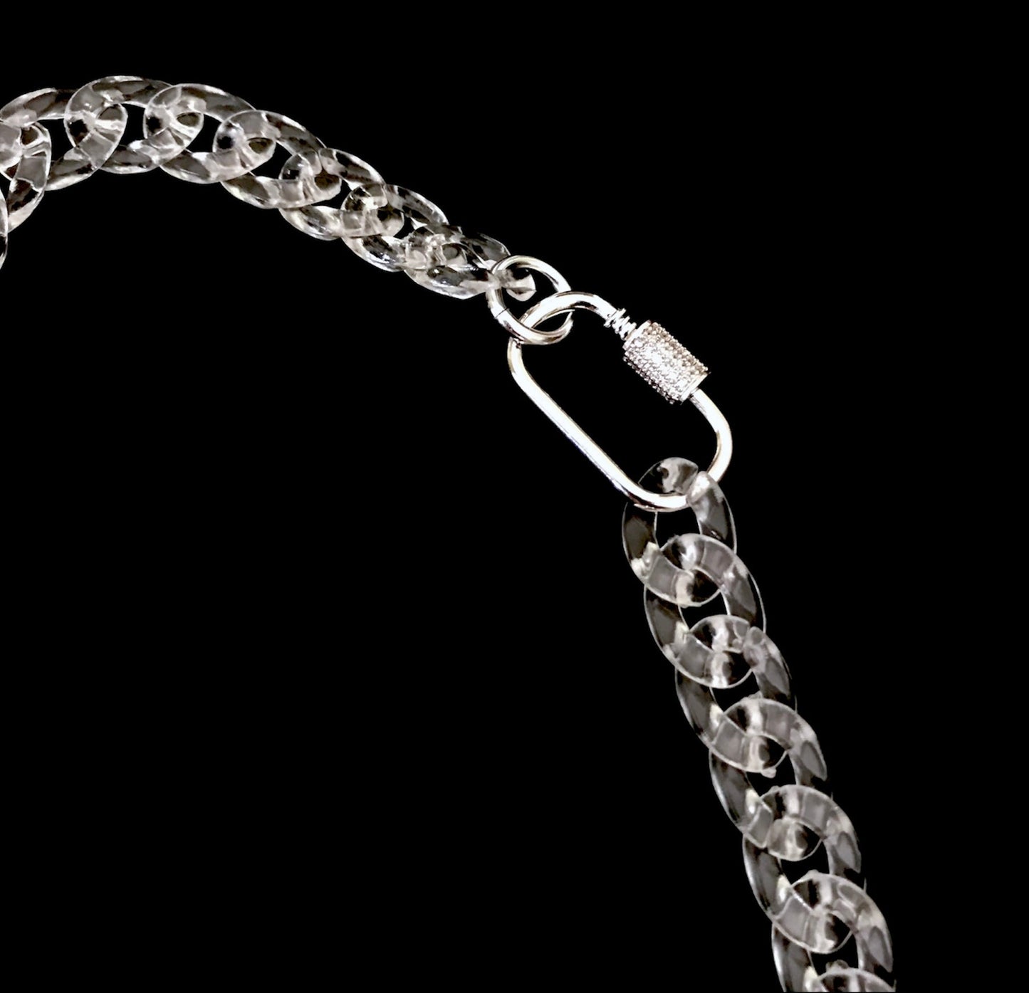 Clear pendant cuban chain